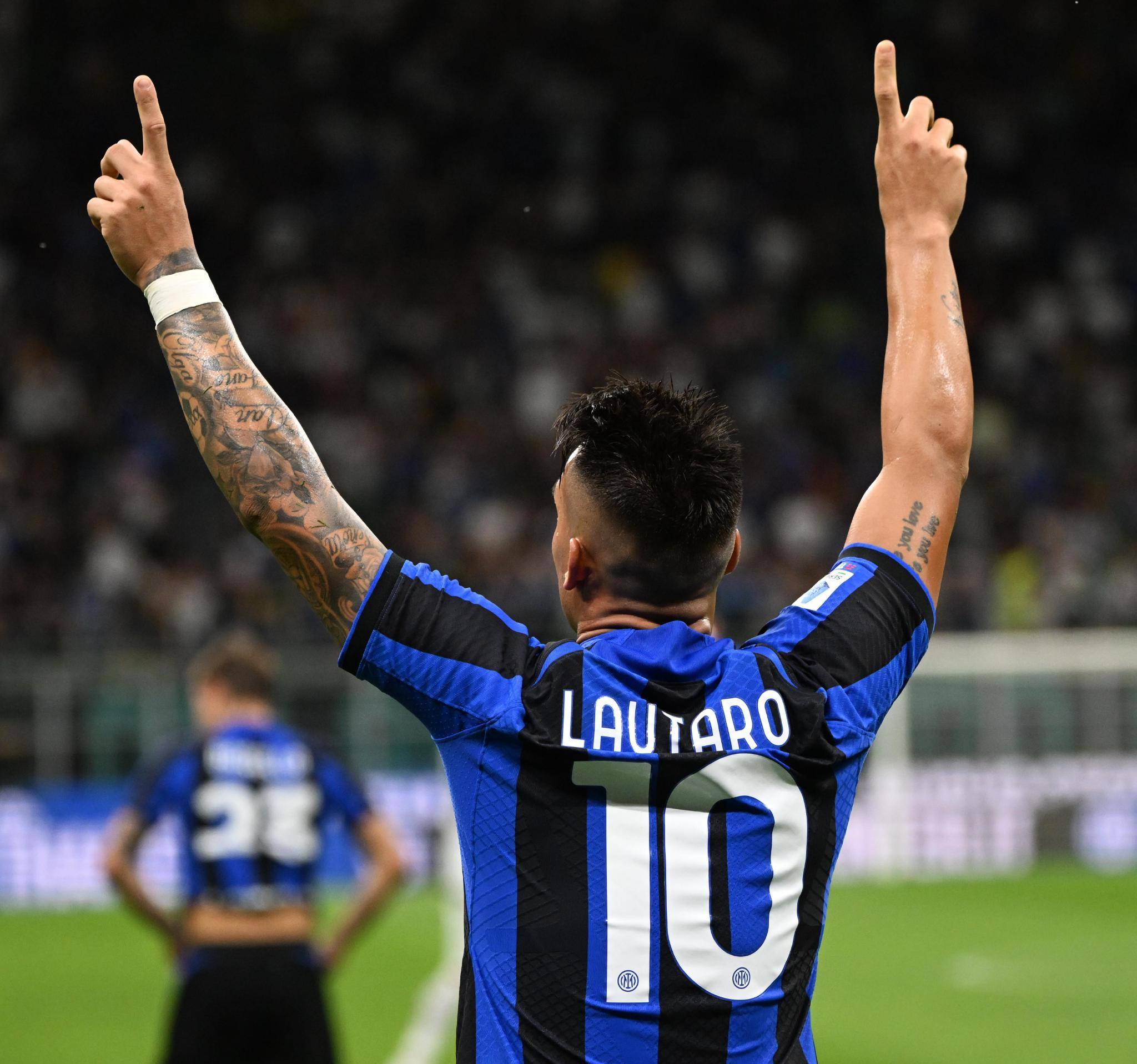 美记：字母哥24年曾遭遇相似伤病，导致错过季后赛（美记称字母哥2024遭遇类似伤病，缺席季后赛）