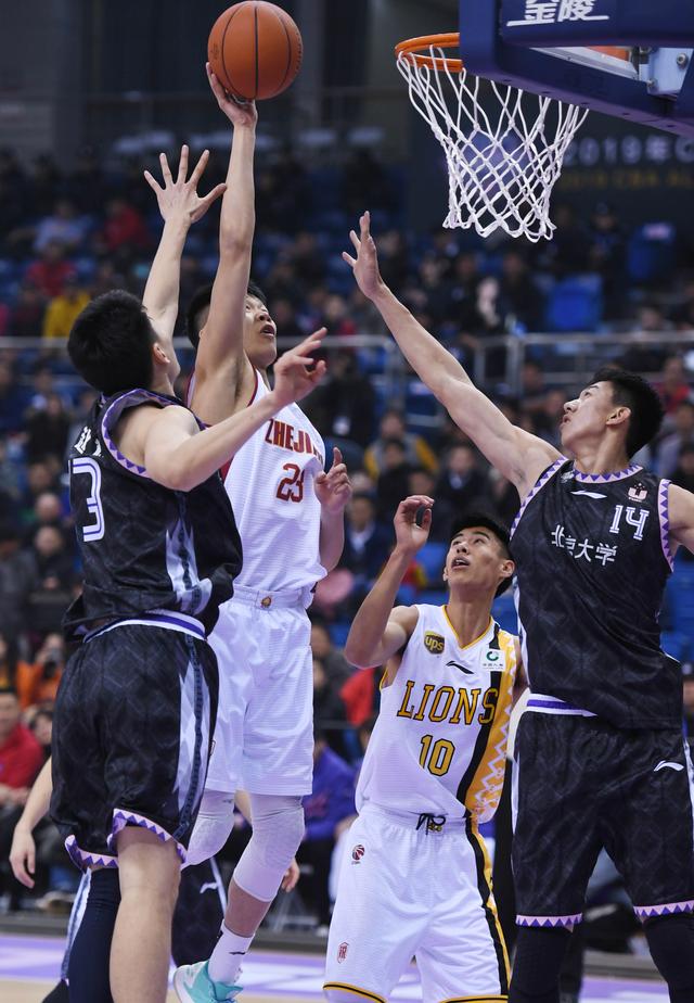 阿莱格里：普利希奇很难赶上比赛；并不是我在改造莱奥（阿莱格里称普利希奇难赶上比赛，否认自己改造莱奥）