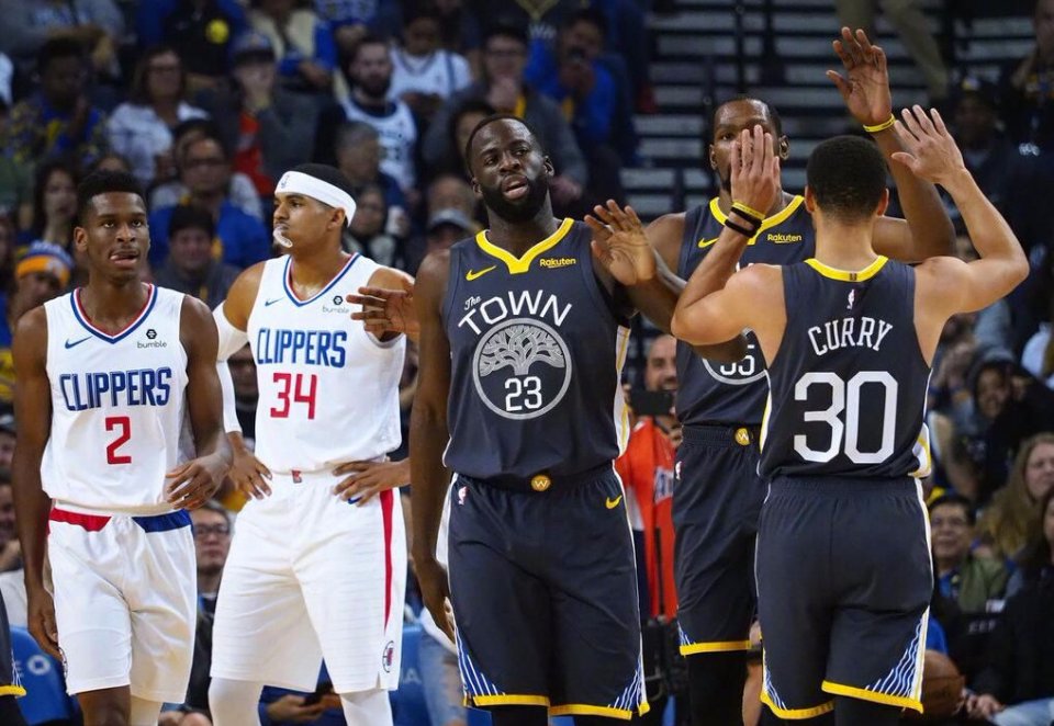 阿拉木图凯拉特因天气更换主场，新主场有屋顶和温控系统（受天气影响，阿拉木图凯拉特迁至配备屋顶与温控的新主场）